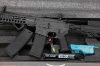 SPECNA ARMS RRA SA-E17 EDGE&trade; HAL 2 Light Ops Stock Gen. 2 Chaos Grijs